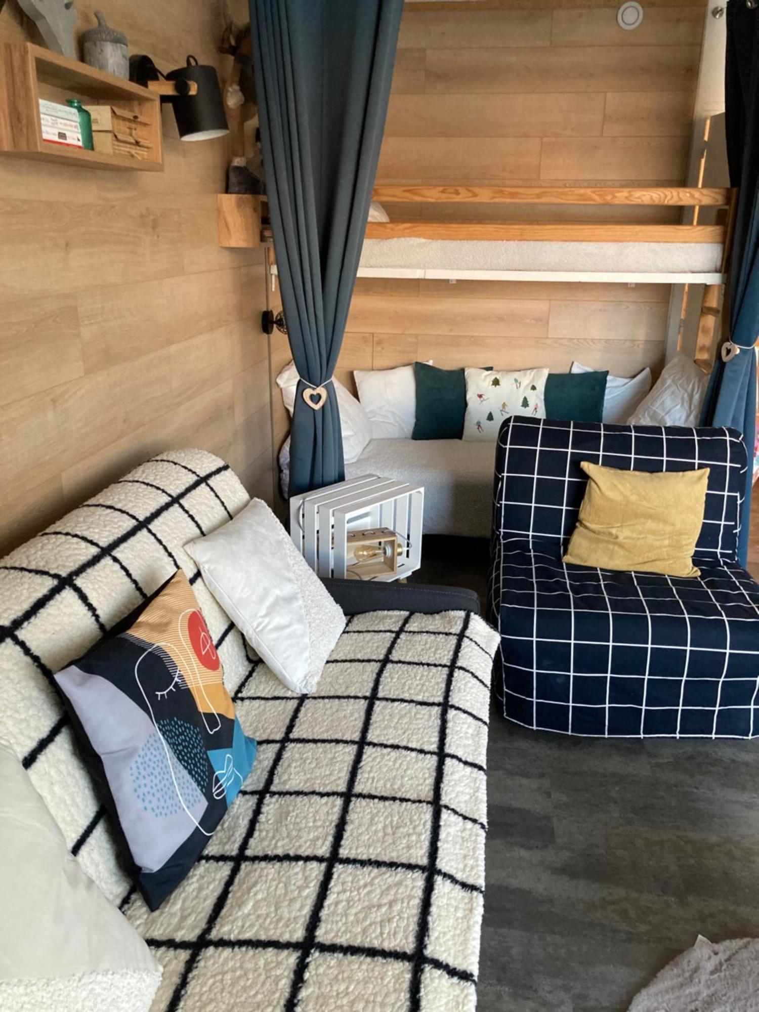 Cosy 5 Personnes Aux Pieds Des Pistes. *